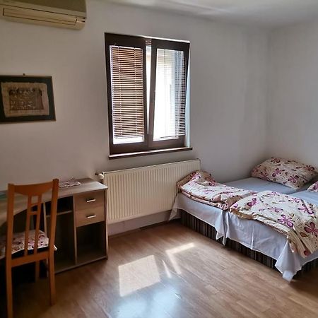 Anh' Private Rooms For Tourist 브라티슬라바 외부 사진