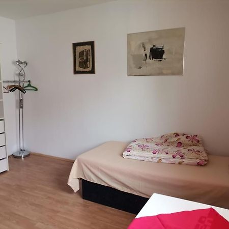 Anh' Private Rooms For Tourist 브라티슬라바 외부 사진