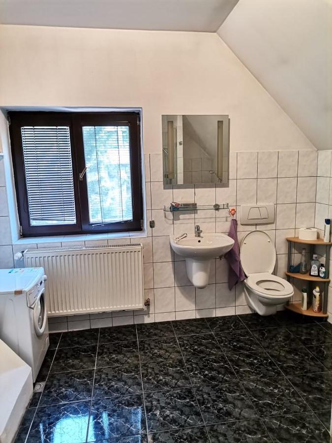 Anh' Private Rooms For Tourist 브라티슬라바 외부 사진