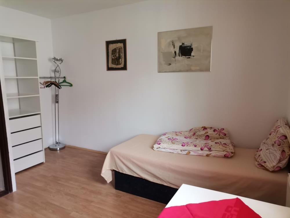 Anh' Private Rooms For Tourist 브라티슬라바 외부 사진