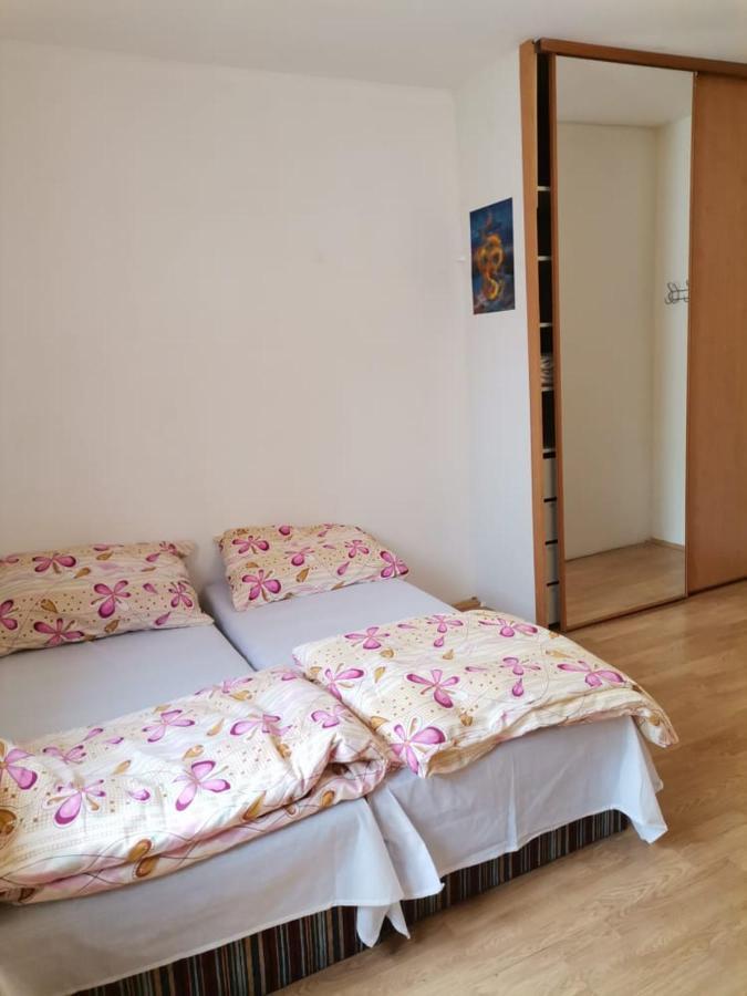 Anh' Private Rooms For Tourist 브라티슬라바 외부 사진
